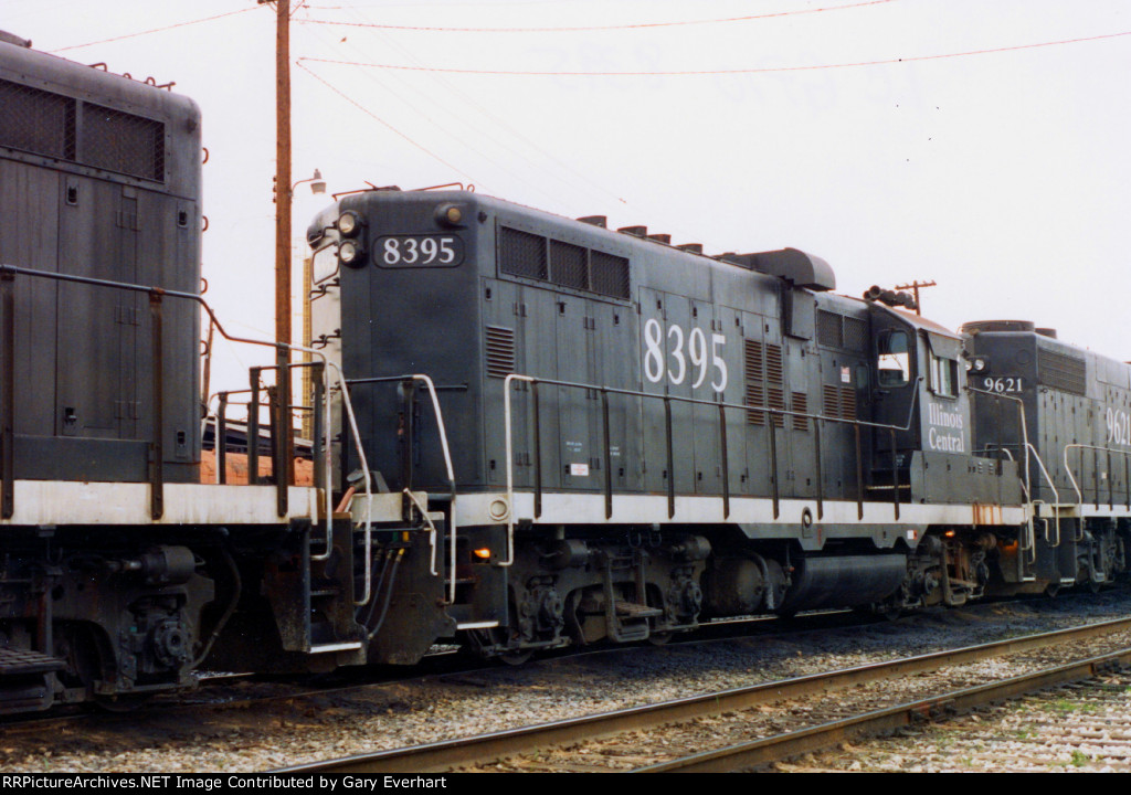 IC GP10 #8395 - Illinois Central